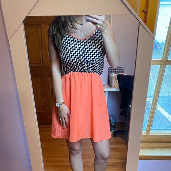 Coral Flowey Dress - Picture 2 of 8